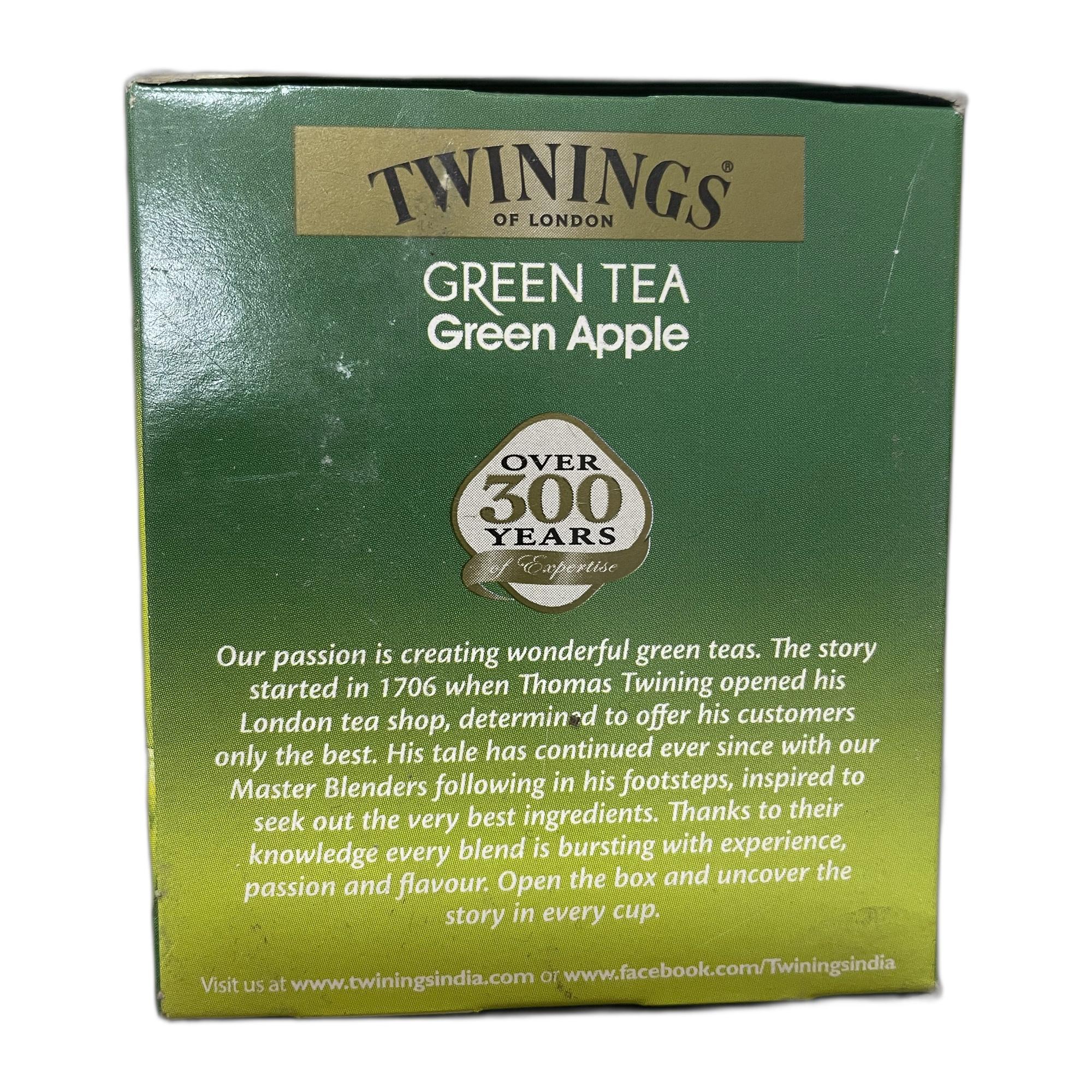 Twinings Green Tea Green Apple, 25 Teabags| Pack of 1| Perfectly Balanced & Refreshing Taste| Light, Fruity Taste| Low Calorie| Handpicked Green Leaves| Enjoy a Hot Cup of Tea (50g)